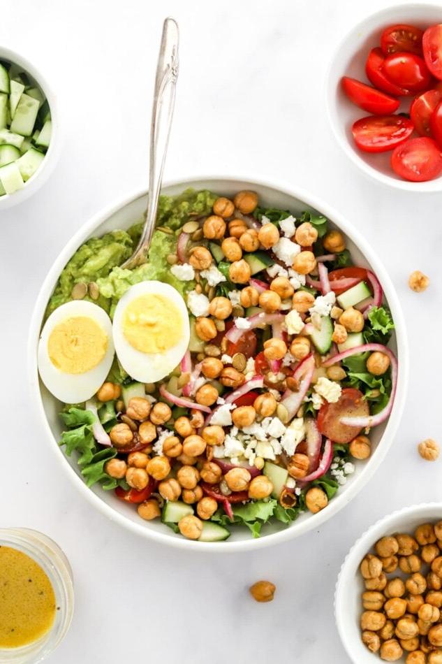 Μπολ Πουρές Αβοκάντο 4 Overhead view of a mashed avocado bowl.