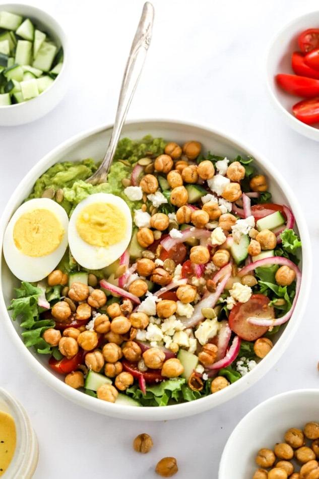 Μπολ Πουρές Αβοκάντο 7 Overhead view of a mashed avocado bowl.