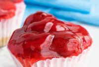 Mini Strawberry Cheesecake Cupcakes