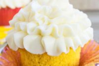 Lemon Cupcakes With Cream Cheese Frosting