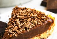 Easy No-Bake Chocolate Peanut Butter Pie