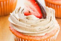 Sweetheart Chocolate Strawberry Cupcakes