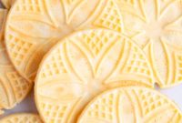 Thin and Crispy Pizzelle Cookies
