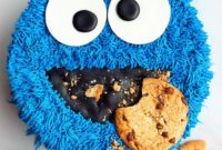 Cookie Monster Cake