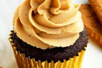 Easy Cake Mix Biscoff Cupcakes