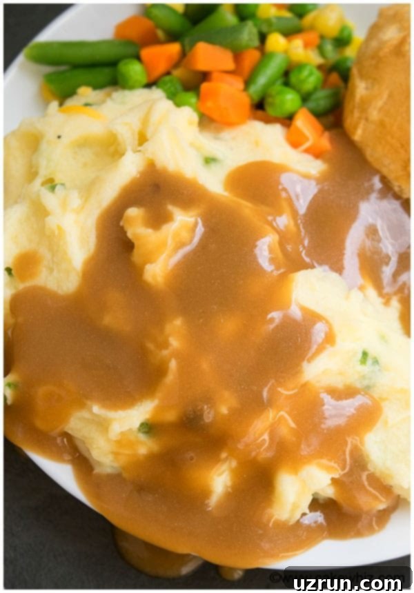 Easy Homemade Brown Gravy 3 How To Make Homemade Gravy (Brown Gravy Recipe)