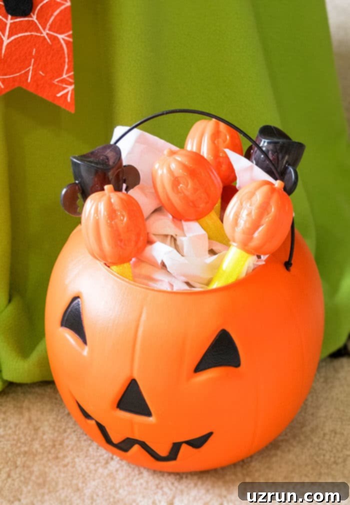 Easy Owl Cake for Kids Halloween Party 13 Halloween Party Favors in Pumpkin Basket