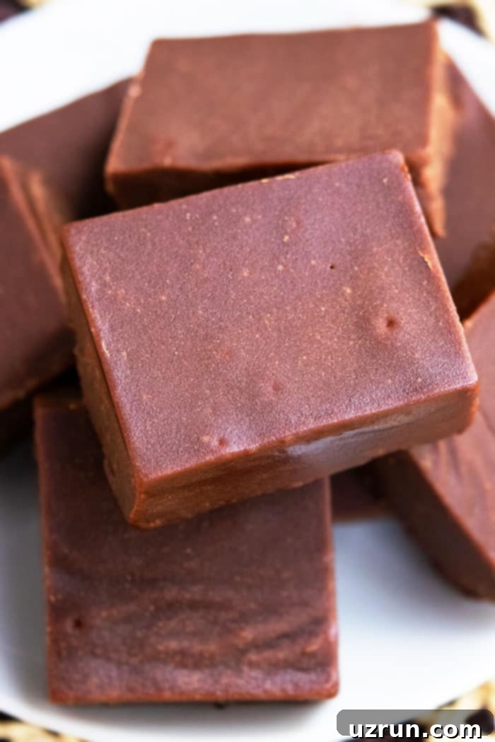 Easy 3 Ingredient Chocolate Fudge 4 Microwave Chocolate Fudge (3 Ingredients)
