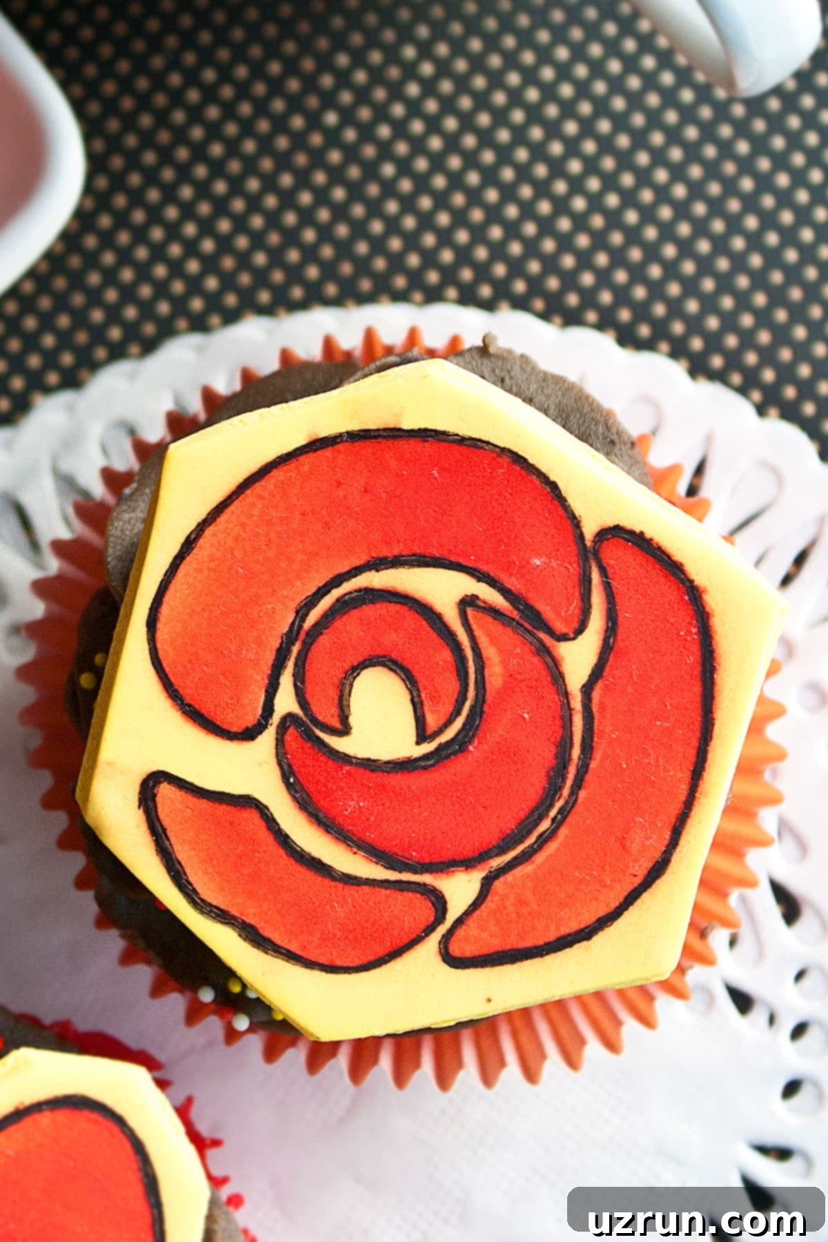 Your Guide to Stunning Stenciled Cakes 5 Flower or Rose Cupcake Topper Using Stencils- Closeup Shot
