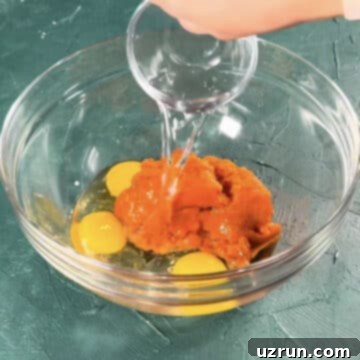 Cozy Pumpkin Cupcakes with Spiced Cream Cheese Frosting 5 img 67778 4